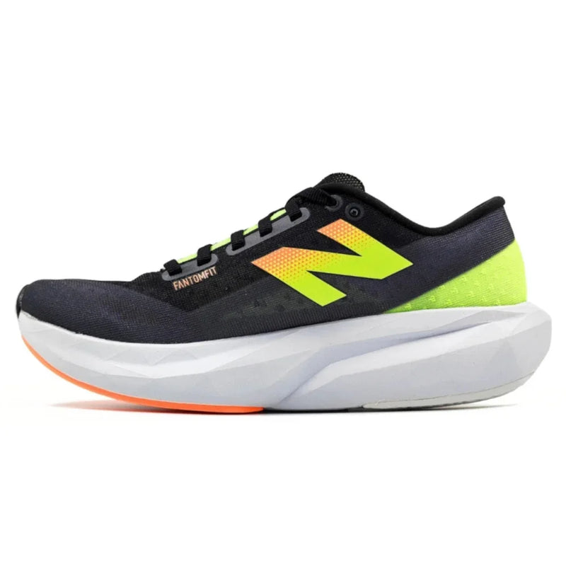 Tênis New Balance FuelCell Rebel V4 Preto/Verde