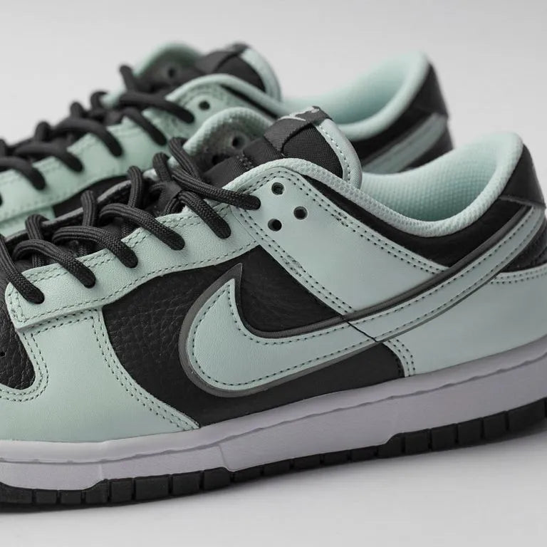Tênis Nike Dunk Low Retrô PRM