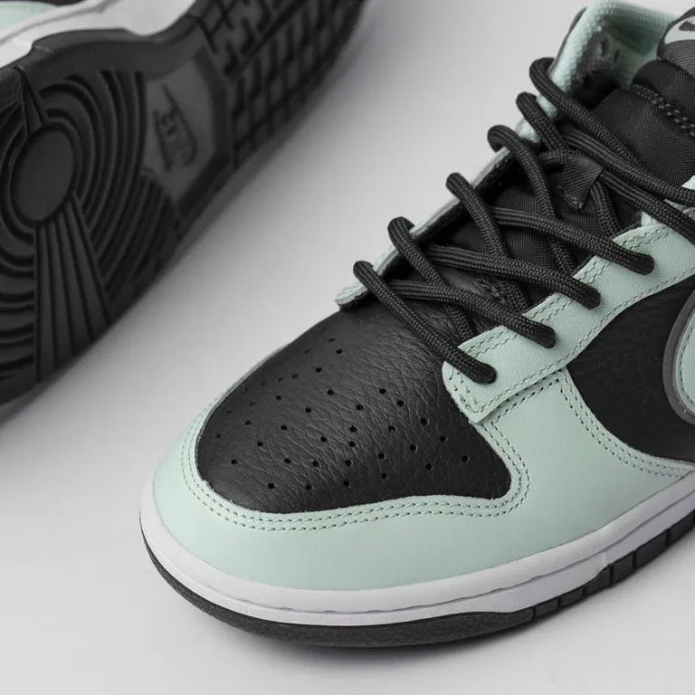 Tênis Nike Dunk Low Retrô PRM