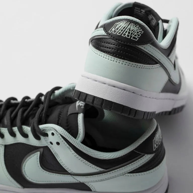 Tênis Nike Dunk Low Retrô PRM
