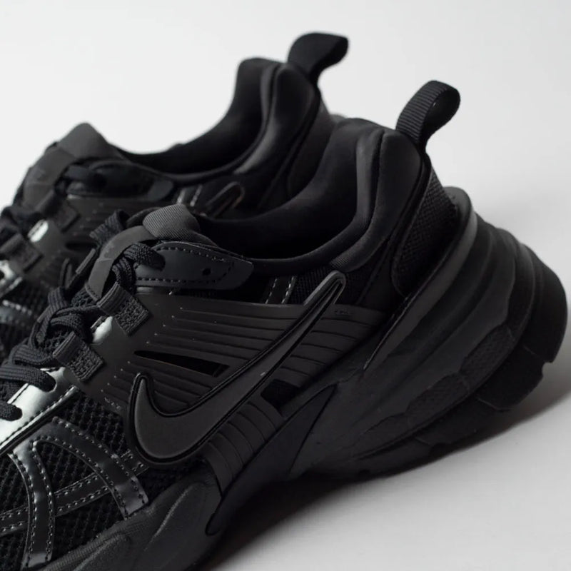 Tênis Nike V2K Run Preto