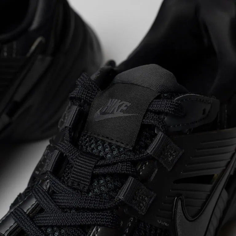 Tênis Nike V2K Run Preto