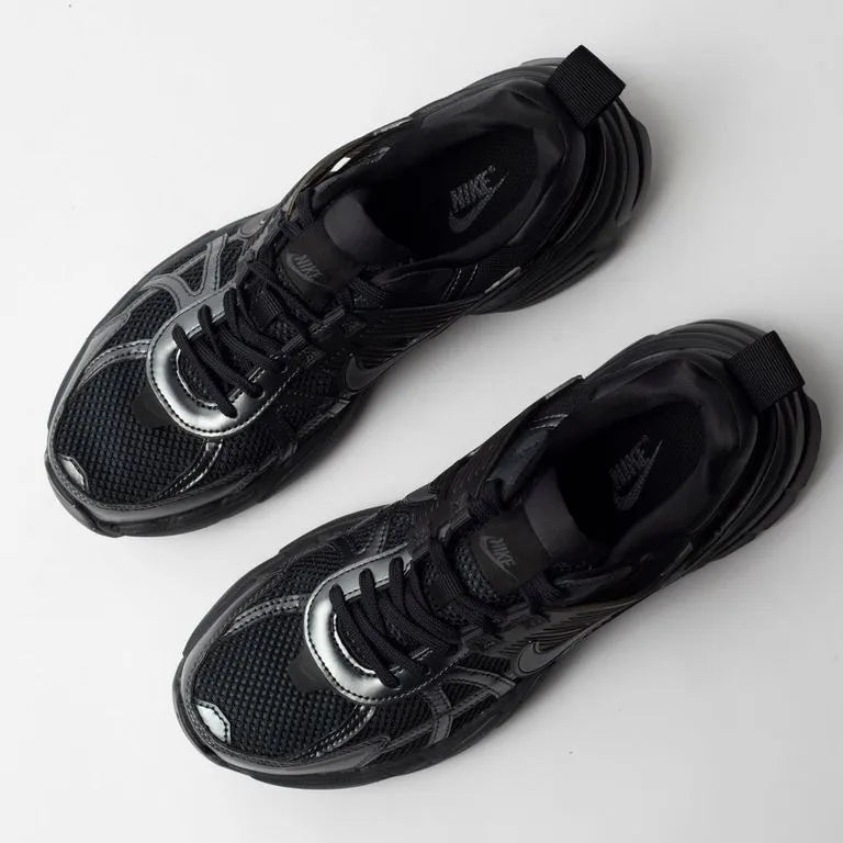 Tênis Nike V2K Run Preto
