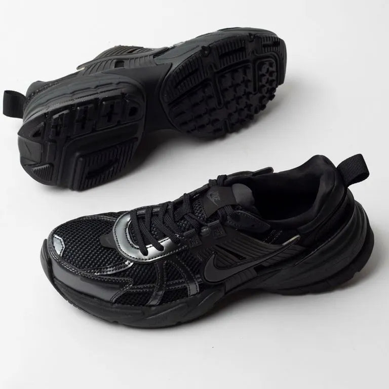 Tênis Nike V2K Run Preto