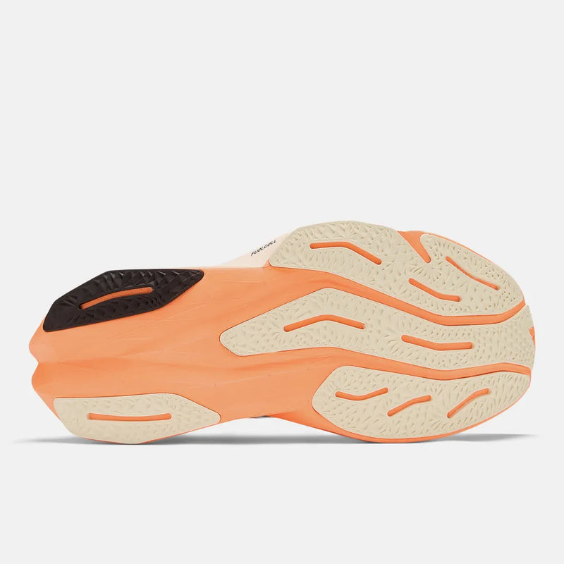 Tênis New Balance Fuelcell Rebel V4 Laranja